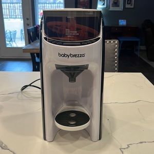 Gently Used Baby Brezza Bottle Maker